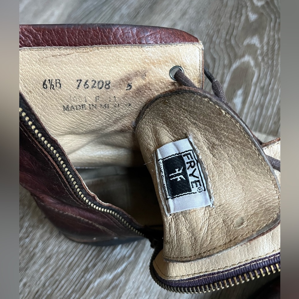 Frye size 6 1/2  Carson boot - Picture 7 of 10